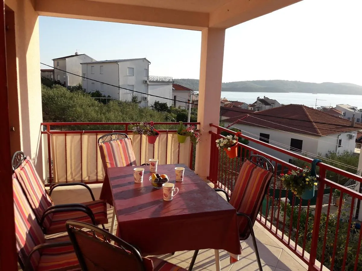 Apartments Gracia & Toni Trogir 0*,