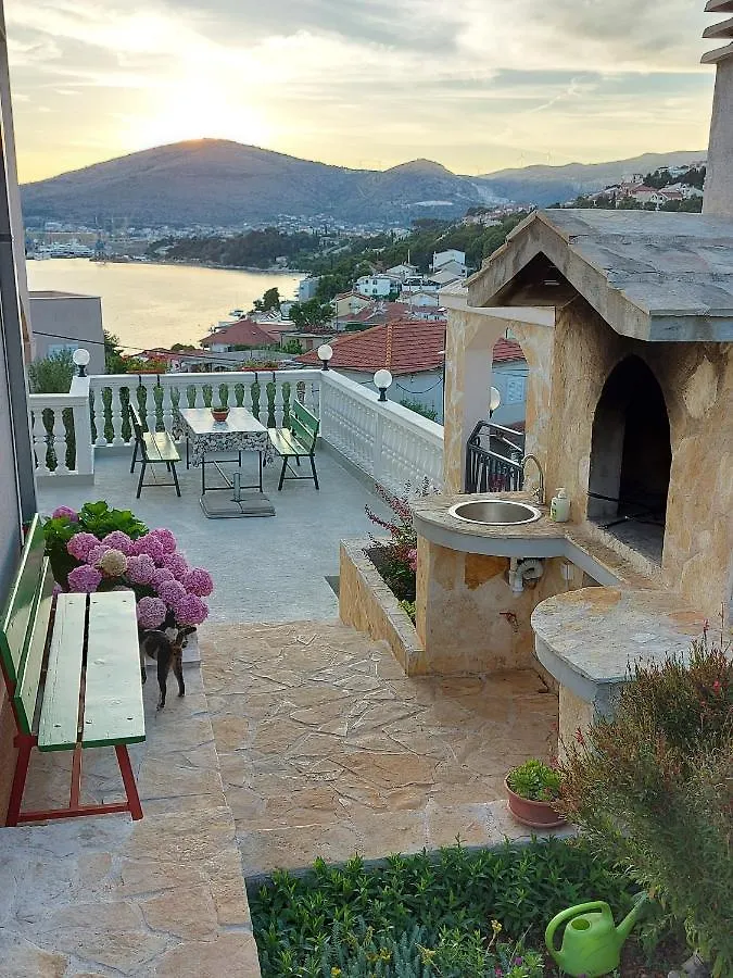 Apartments Gracia & Toni Trogir 0*,  Croatia