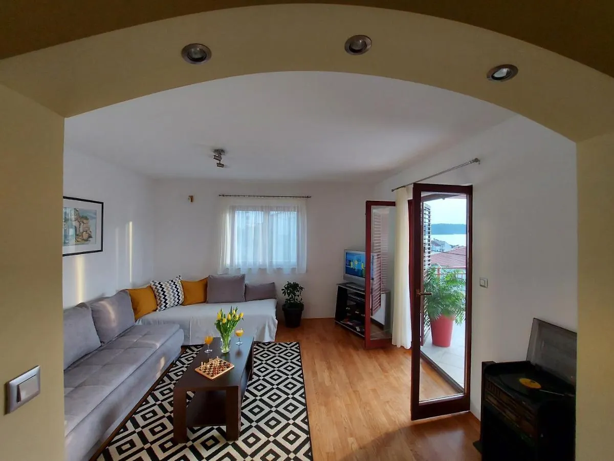 Apartments Gracia & Toni Trogir 0*,
