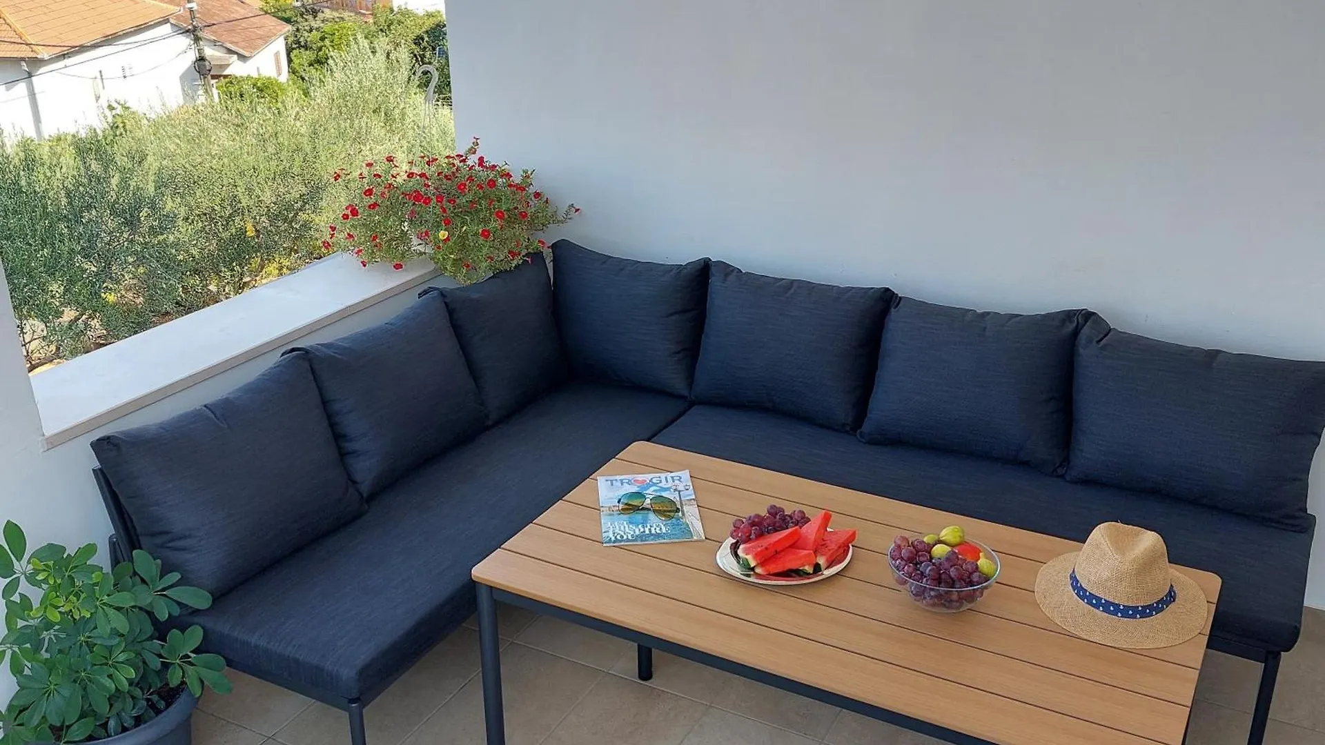 Apartments Gracia & Toni Trogir 0*,  Croatia