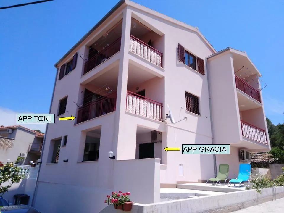 Apartments Gracia & Toni Trogir 0*,